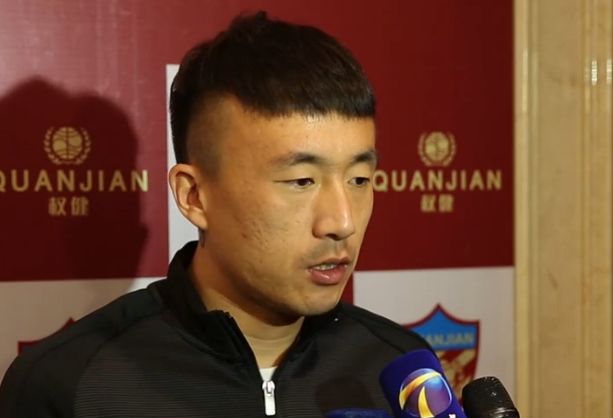 第83分钟，阿尔米隆挑传，戈登前插随后摆脱巴迪亚西勒，接着一脚推射，这球攻破了罗伯特-桑切斯的十指关，纽卡斯尔4-1切尔西。